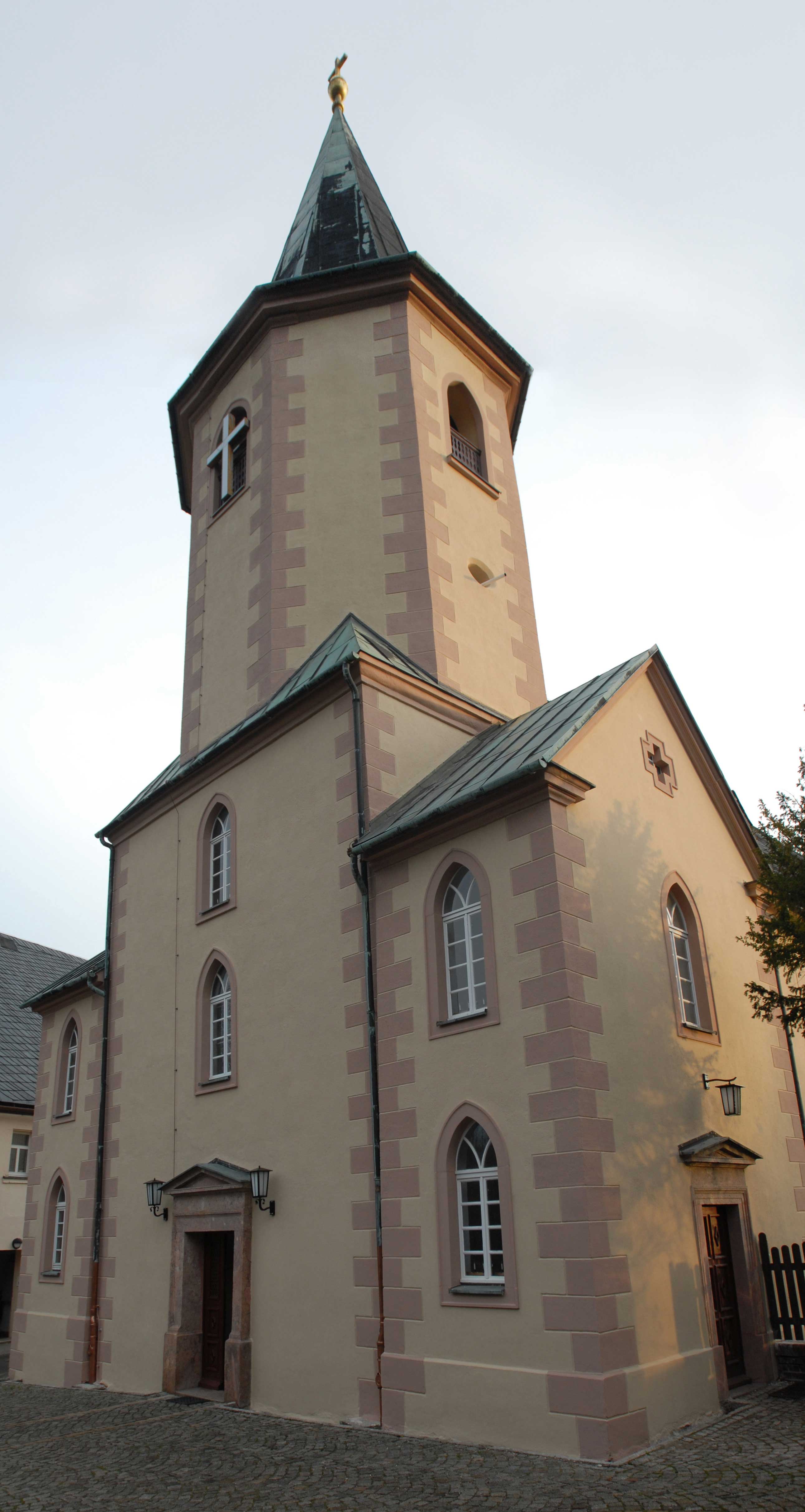 Kirche Blick von Kirchplatz